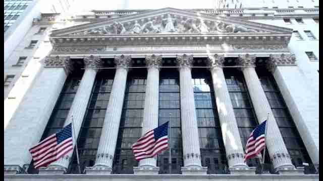 Trump firma órdenes para dar marcha atrás a la reforma financiera de Obama