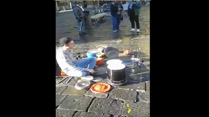 muy tecno (buena percusion)