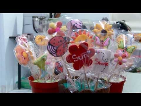 NET12 - Seni Merangkai Kue Kering Menjadi Bouquet Cantik