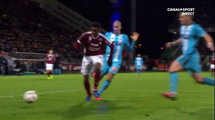 L'INCROYABLE penalty non sifflé pour Metz !