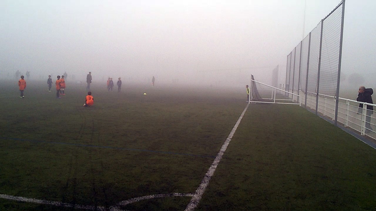 Pénalty dans le brouillard