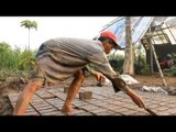 NET17 - Pengrajin batu bata di Jombang terancam merugi karena hujan yang terus melanda