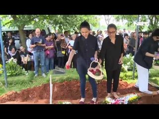 Entertainment News-Pemakaman ayah Prissilla Blink