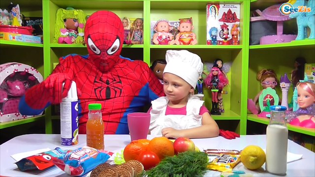 ✔ Spiderman. Ярослава и Человек Паук устраивают Смузи Челендж. Видео для детей. Tiki Taki Cook ✔
