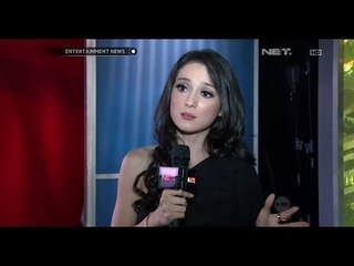 Julie Estelle dan Cathy Sharon suka travelling ke pantai