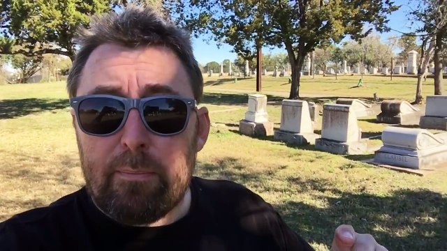 TDW 1675 - Woman Buried In Her Ferrari-uNnjzG7Dwfo