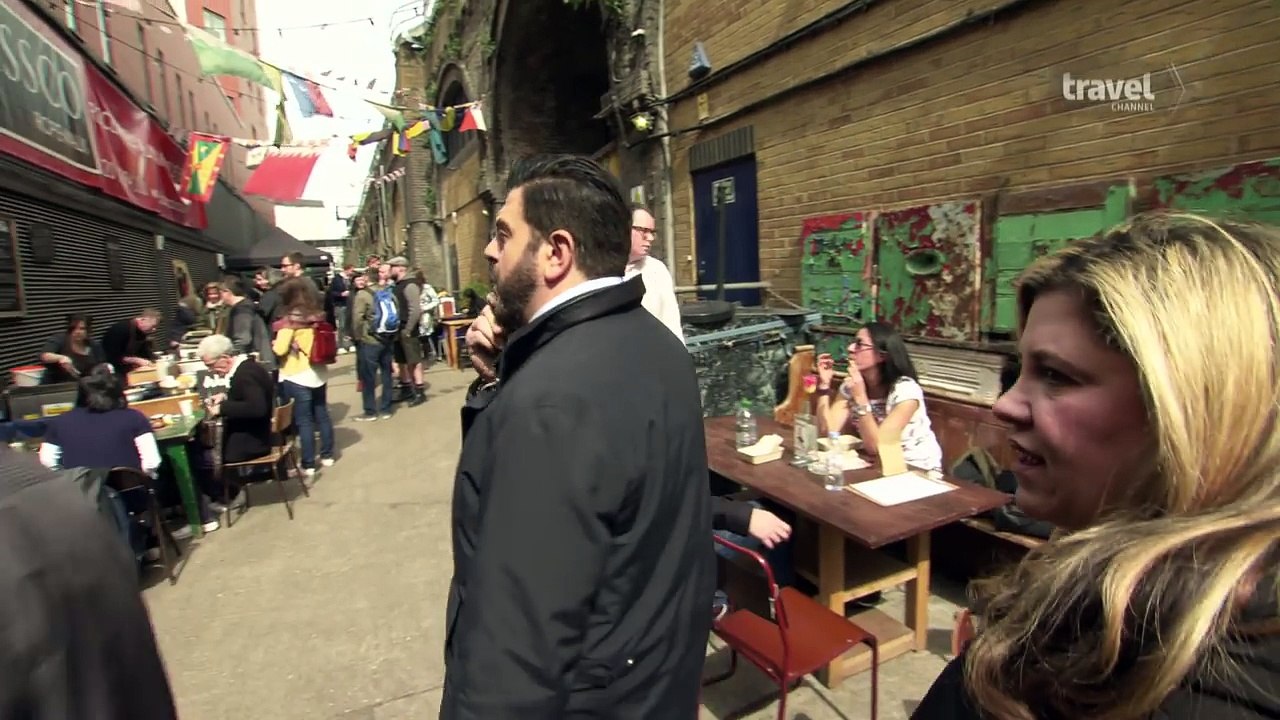 “Secret Eats with Adam Richman” – Adam Uncovers a Pop-Up Dining Club in a London Antique Shop-mS6YEN0CfxE
