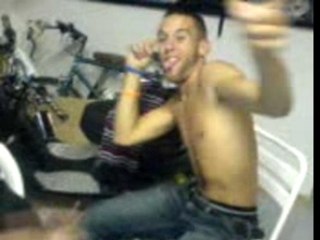 la démo de stef en mode tecktonic sa fais rire