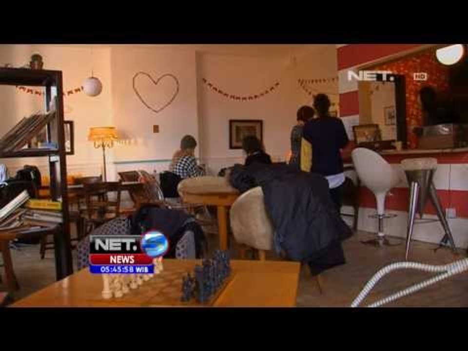 NET5 - Cafe waktu di Inggris