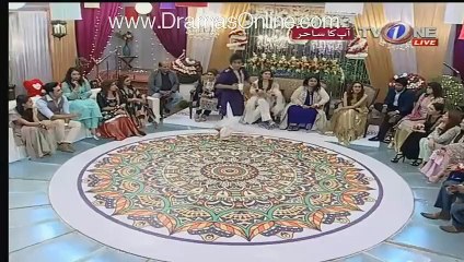 Sahir Lodhi Wearing Females Shalwaar In Live Show