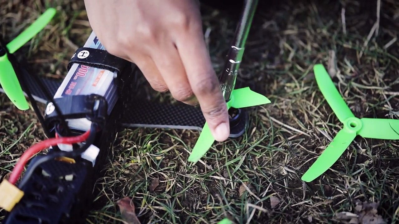 Flying the TBS Vendetta racing drone-L49TdO_rIDY