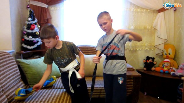 Страшный Клоун Нашел Ребят КИЛЛЕР КЛОУН Видео для детей SCARY KILLER CLOWN ATTACKS KIDS