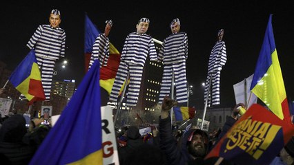 Nem csitulnak a korrupcióellenes tüntetések Romániában