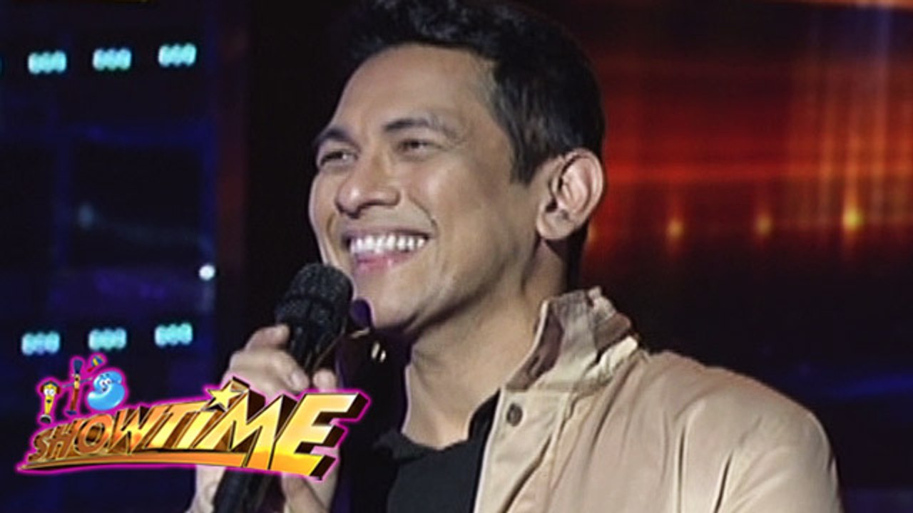 It's Showtime: Gary V. sings "I'll Never Love This Way Again"