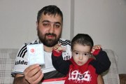 Manisa'da Fanatik Taraftar, Oğluna Beşiktaş Adını Koydu