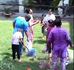 Sourav Ganguli Celebrates Holi with family Members at His Home
