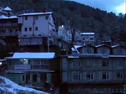 Tourist Enjoy Snow at Rij Mall Road, Shimla, Himachal Pradesh