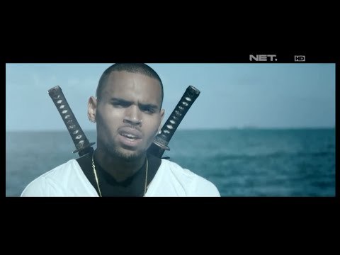 Video klip Chris Brown 'Autumn Leaves' Leaves'
