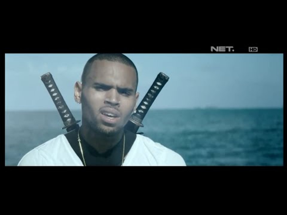 Video klip Chris Brown 'Autumn Leaves' Leaves'