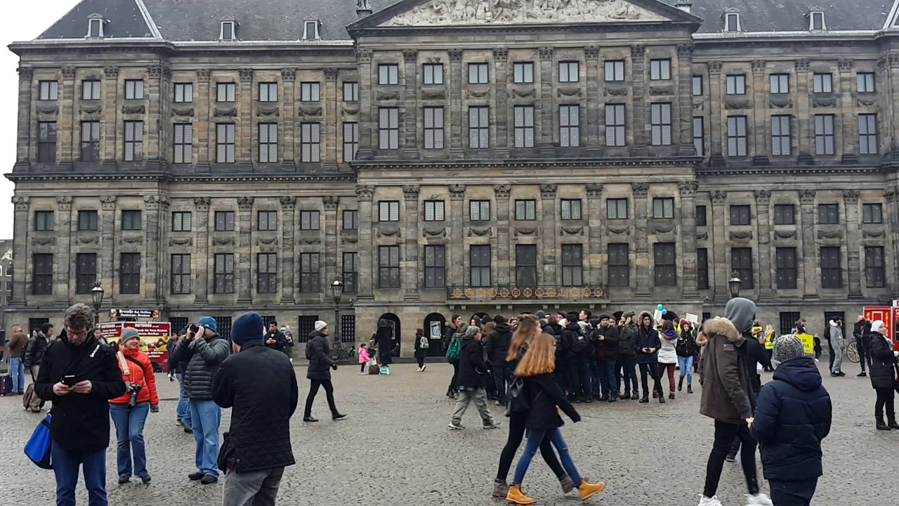 Amsterdam Dam Meydanı ve çevresi
