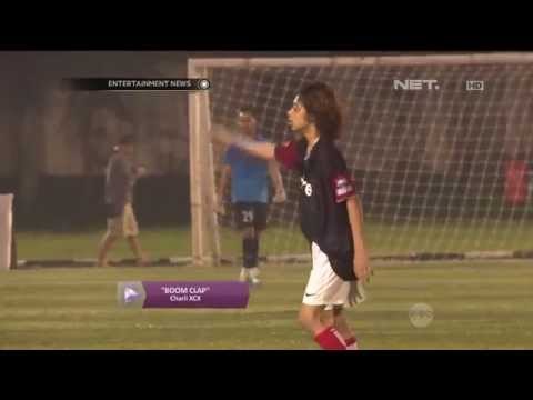 Pengalaman Pertama Bastian Steel Bermain Bola Bersama Para Artis