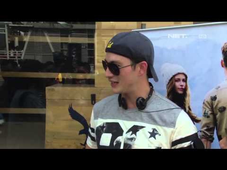 Para Selebriti yang Gemar Memakai Celana Jeans Sebagai Bagian dari Fashion