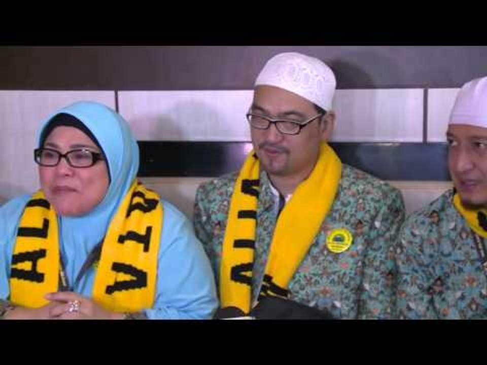 Menikah Sejak 2012, Baru Kali Ini Nunung dan Suami Laksanakan Umroh Bersama