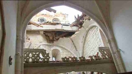El viento derriba la espadaña de una iglesia del siglo XVI en Villangómez (Burgos)