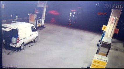 Antalya Sahte Plakalı Araçla Akaryakıt Hırsızlığı Güvenlik Kamerasında