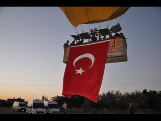 Balonlar şehitler için havalandı