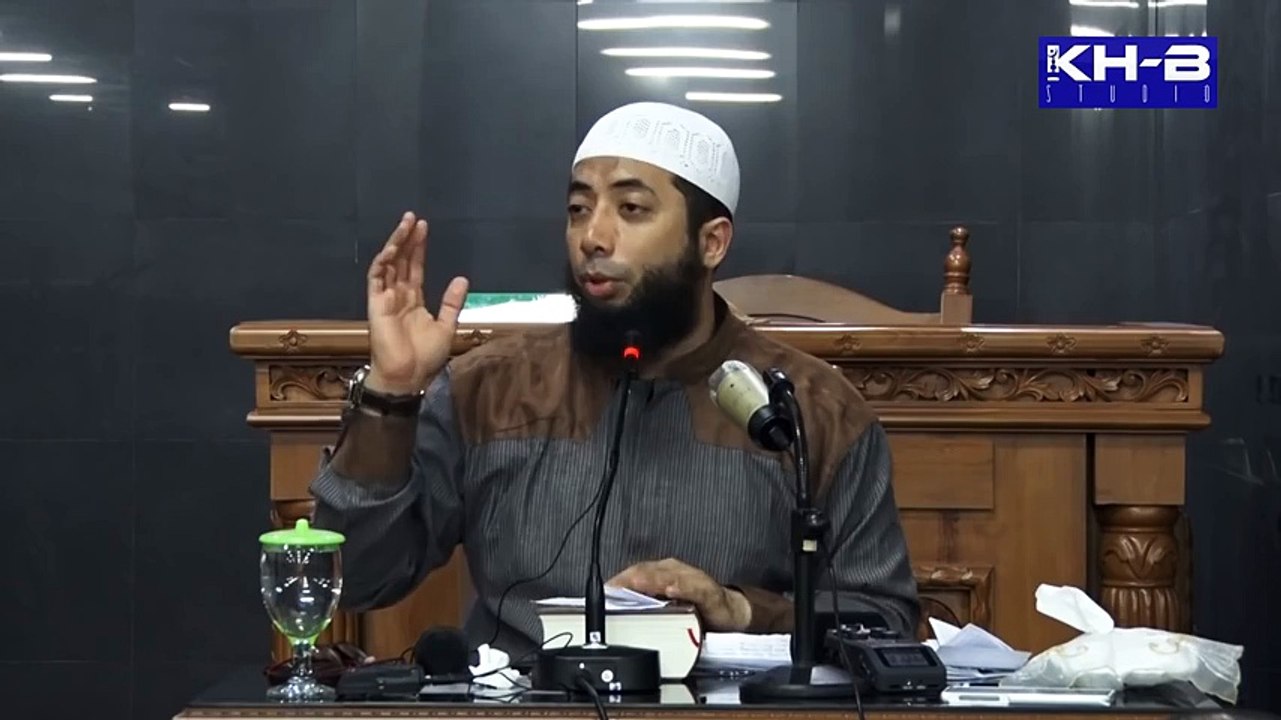 Istri tidak mau Pakai Jilbab Bolehkah Dicerai  Khalid Basalamah