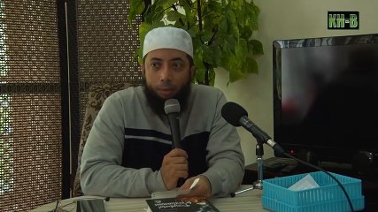 Membeli dan Memasang Poster Kiai. Tanya Jawab DR Khalid Basalamah MA