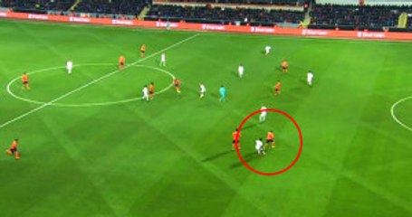 Hakem Oyunu Devam Ettirdi, Galatasaray Ofsayttan Gol Yedi