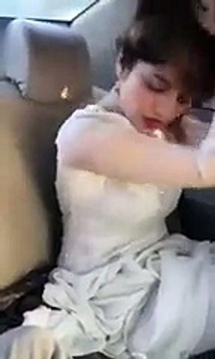 Beautiful Neelam Muneer's Hot Dance In Car Gone Viral