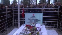 Bakan Kılıç'tan Şehit Halisdemir'in Kabrine Ziyaret