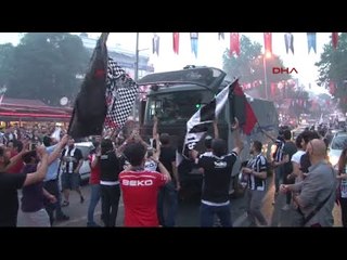 Beşiktaş Çarşısı'nda 'TOMA'lı sevinç