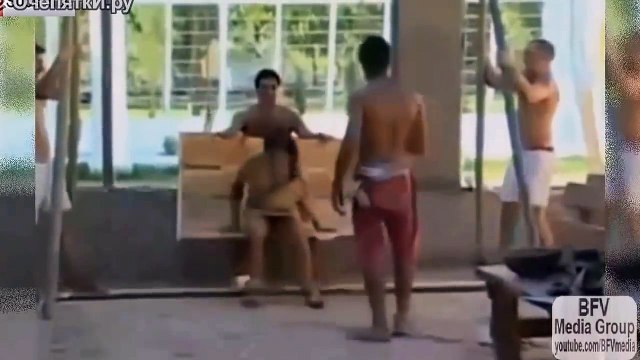 Приколы с девушками на улице | Эротические приколы с девушками - [Июнь 2015]