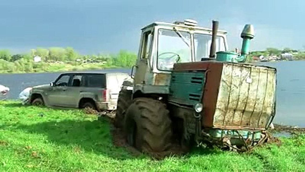 Nissan Patrol vs. Кировец К-700 vs. Гусеничный трактор