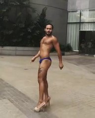 Mankenlere taş çıkartan performans