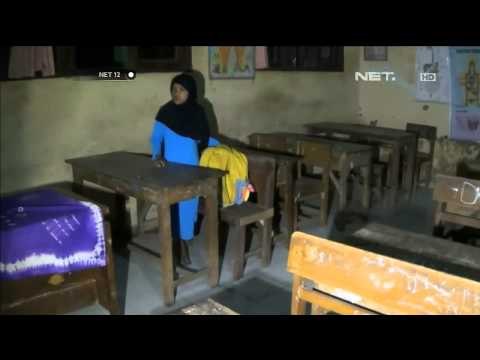 Di hari pertama sekolah, siswa Brebes tiba di sekolah pukul 3 dinihari - NET12