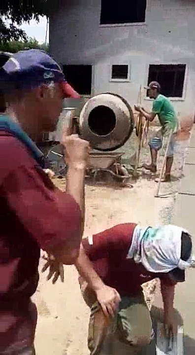 Trabalho e whatsapp não combinam veja kkkk,,,    Work and whatsapp do not match see kkkk