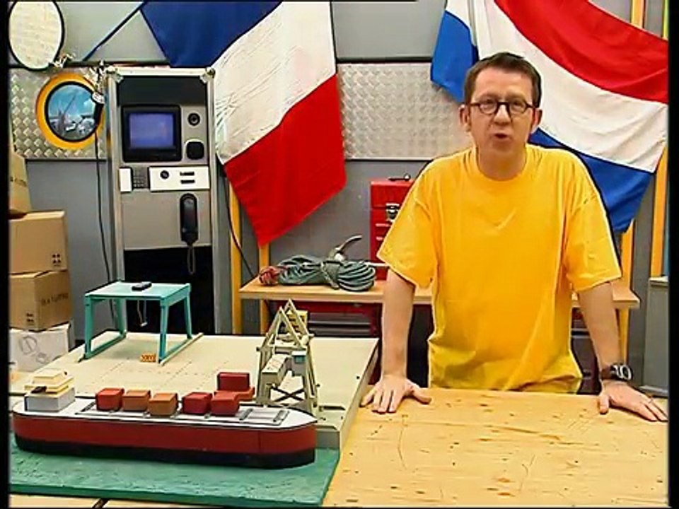 Comment les chargements des bateaux sont-ils automatisés  - C'est pas sorcier-iDr4uCJt_KI