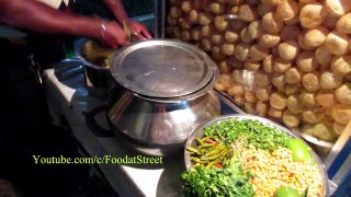 Eating Puchka ( Pani Puri ) - Indian Street Food of Kolkata