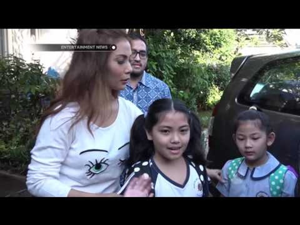 Keseruan Nadia Mulya Mengurus Ketiga Anaknya