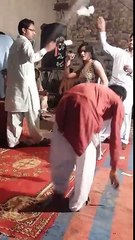 pani wala dance, (punjabi mujra hot dance), Ye video ni dekhi to kuch ni dekha