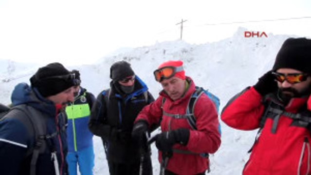 Hakkarili Dağcılar, 2 Bin 900 Rakımlı Mehet Dağı'na Tırmandı
