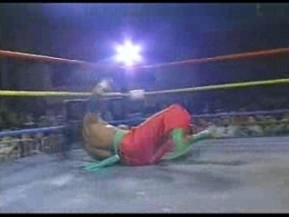 Sabu breaks his neck