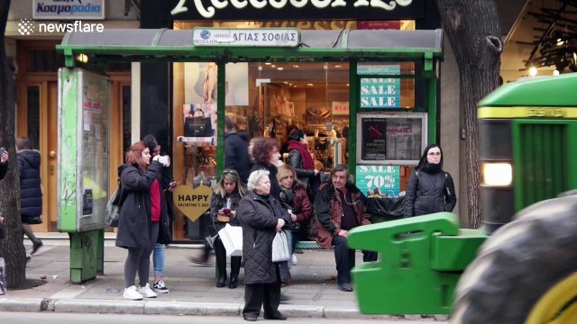 Greek famers block roads in austerity protest