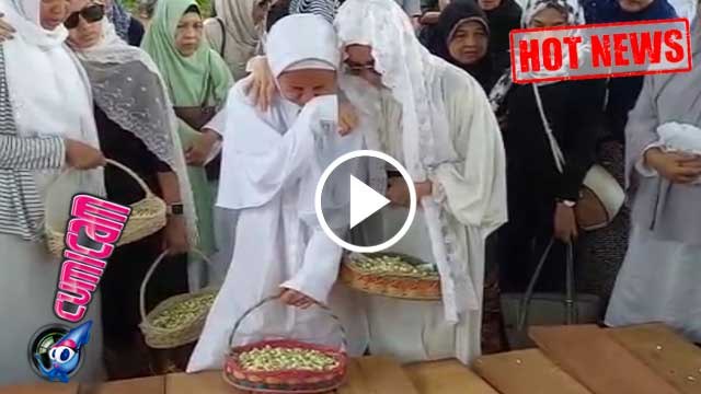 Isak Tangis Duka Terry dan Keluarga di Pemakaman Ibunda - Cumicam 05 Februari 2017
