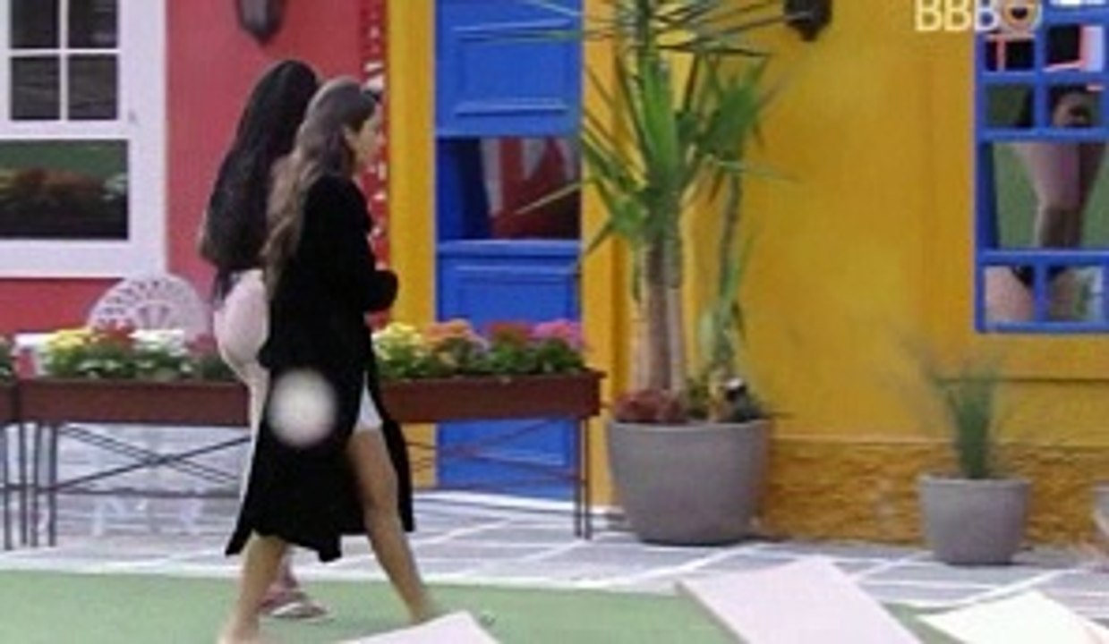 #BBB17 - Ieda tropeça, cai de boca e sangra: Brothers auxiliam